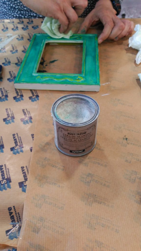 Como utilizar la pintura a la tiza o Chalk Paint en spray - Senave Tienda  Online de Pinturas y Decoración